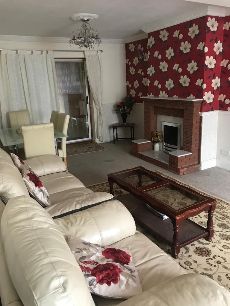 3 bed property in St. Albans Avenue, London